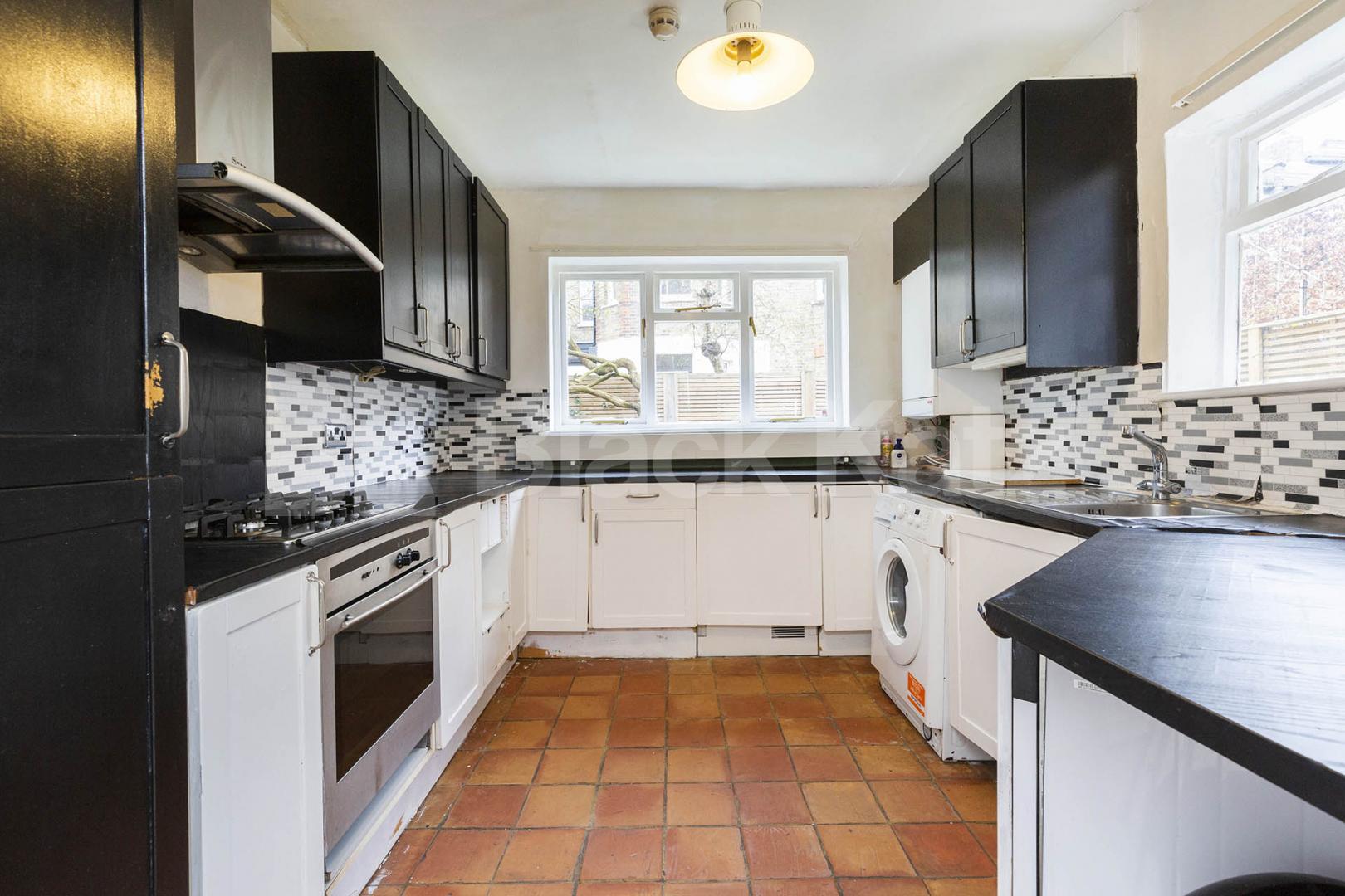 Two double bedrooms set within a period conversion by Belsize Park with a garden Howitt Road, Hampstead - Belsize Park NW3